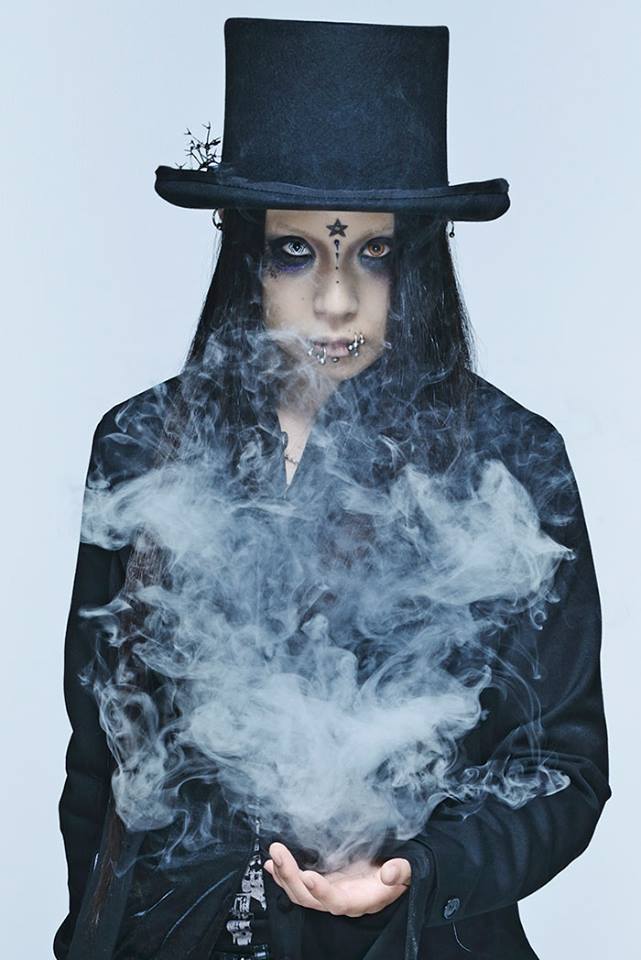 exist trace interview Royal Straight Magic Naoto