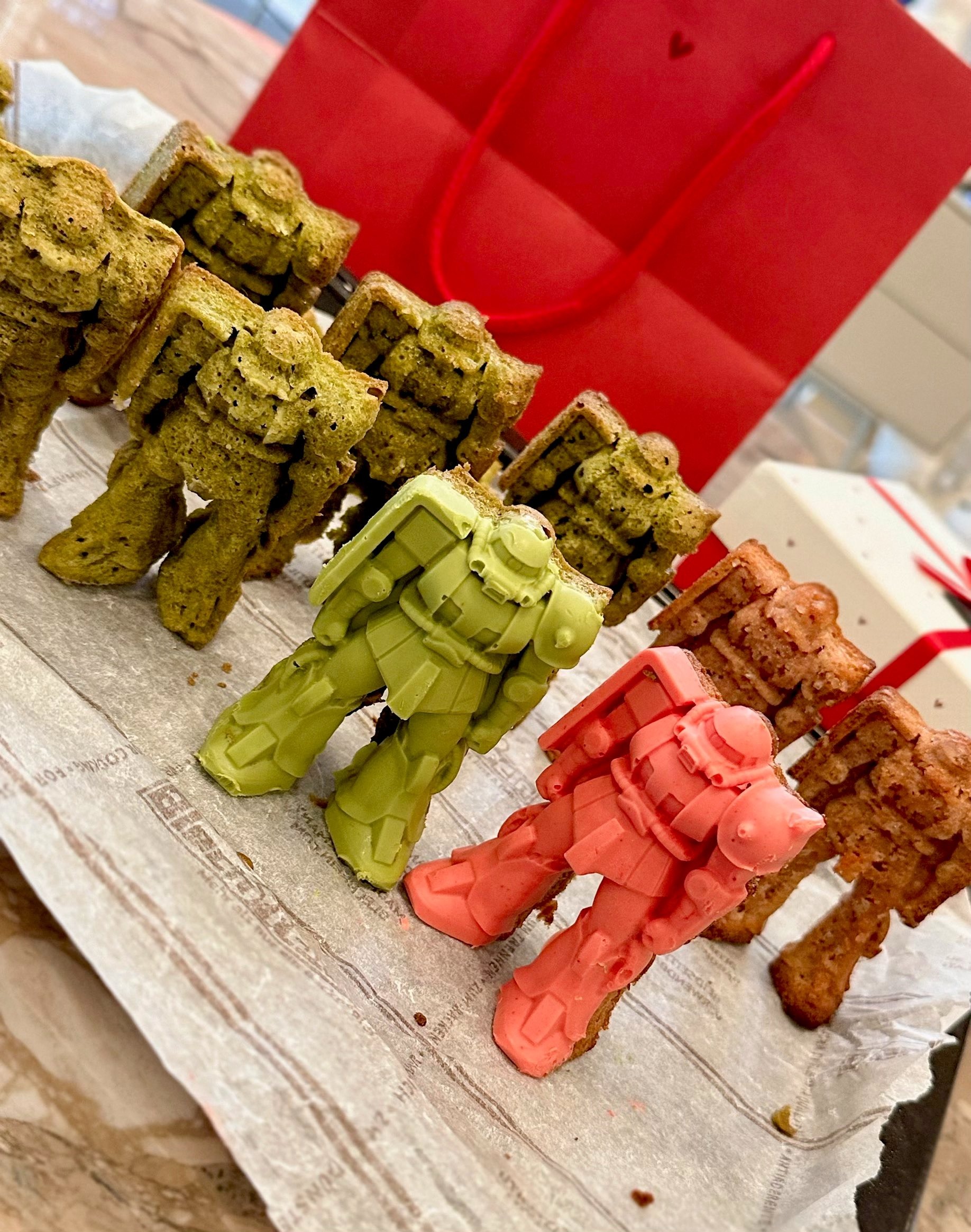 Umi Shinonome gives Zaku chocolate for Valentines Day